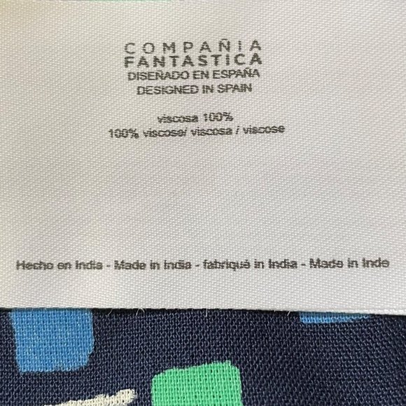 Compania Fantastica Graphic Print Blouse, Like New, Size Medium - Picture 8 of 9